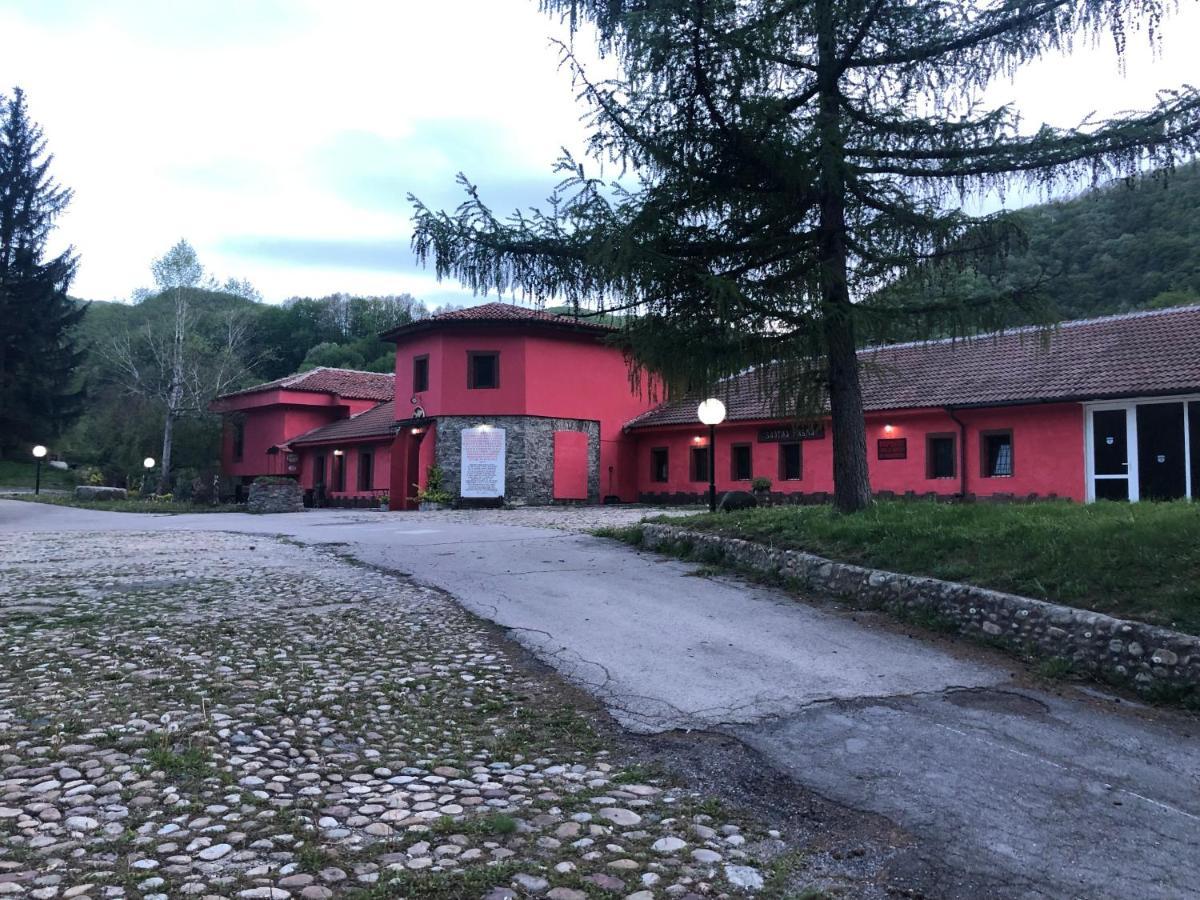 Zlatna Ribka Motel Kokolyane Buitenkant foto